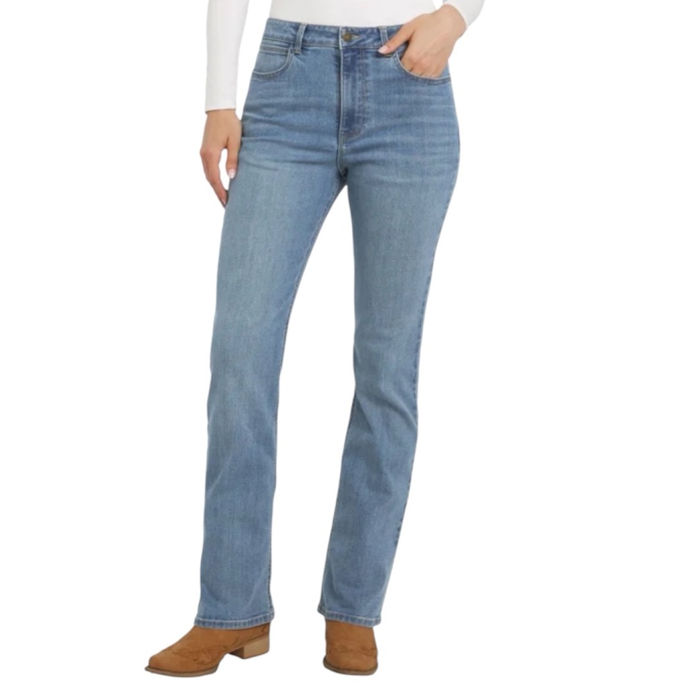 Wrangler Women's High-Rise Bootcut Jean/Blue size 8